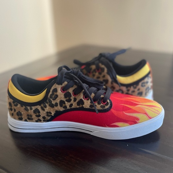 Vlado Spectro 3 Limited Edition Flames Men’s Sneakers - Picture 6 of 9